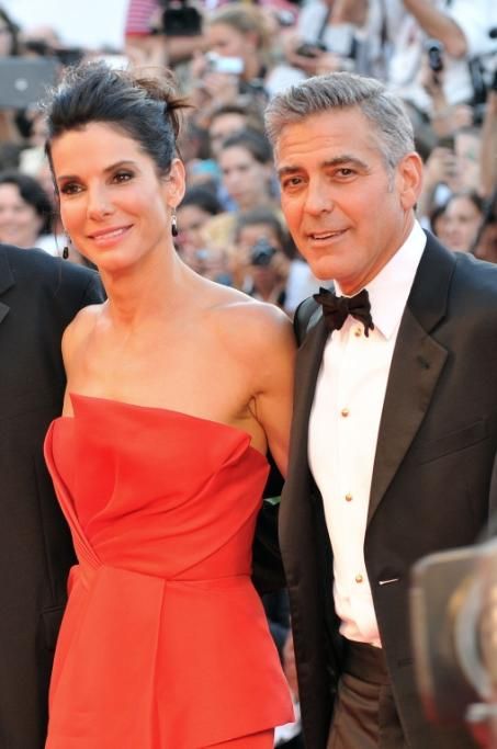 George-Clooney-and-Sandra-Bullockjpg--george_clooney_and_sandra_bullock_arrive_to_the__gravity__film_premiere_and_the_opening_cermony_of_the_70th_venice_international_film_festival_in_ital