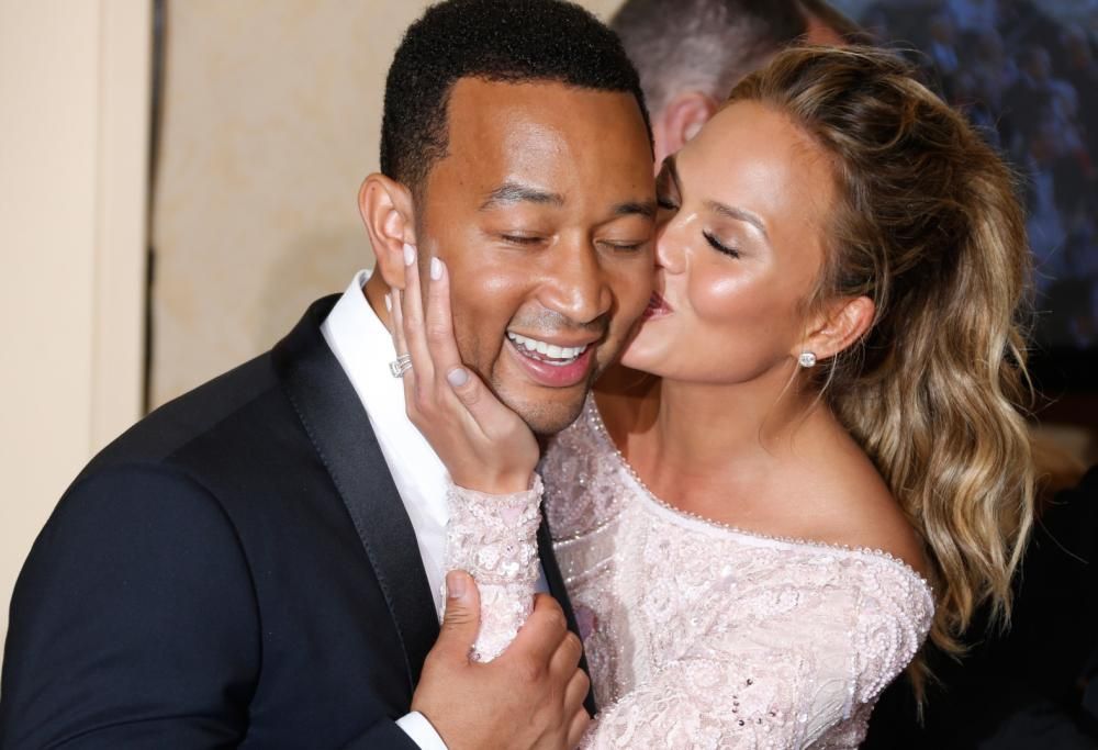 John Legend commuove nel profondo ai Billboard Music Award: il video