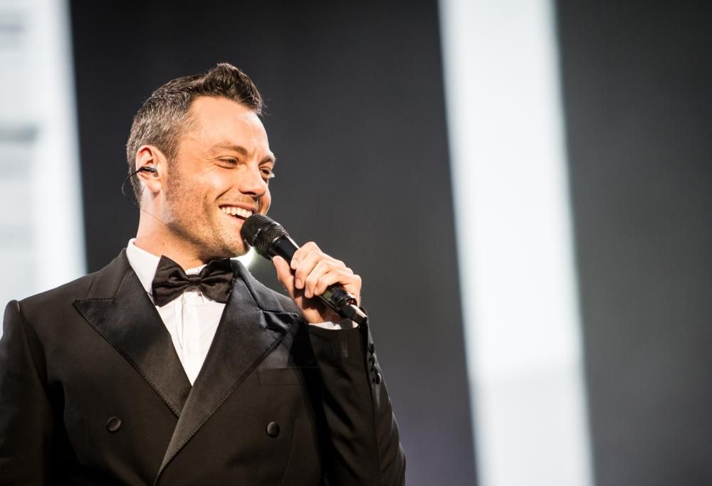 7 giugno 2002: esce Rosso Relativo