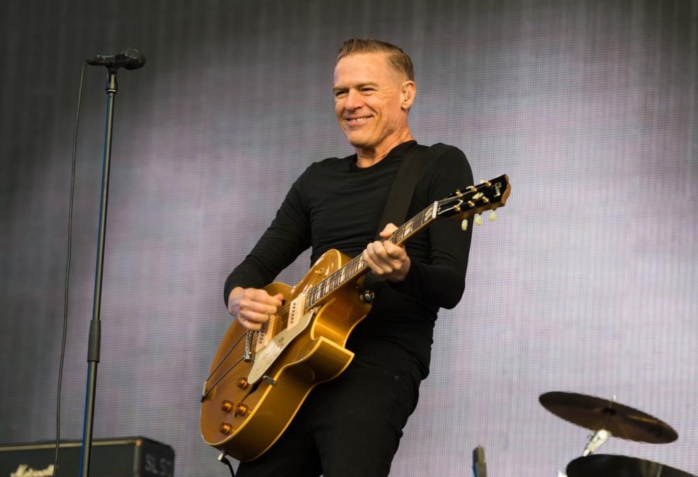 Bryan Adams in azione per la salvezza degli oceani