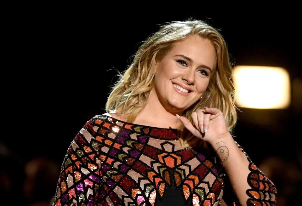 Adele festeggia il compleanno con un nuovo amore