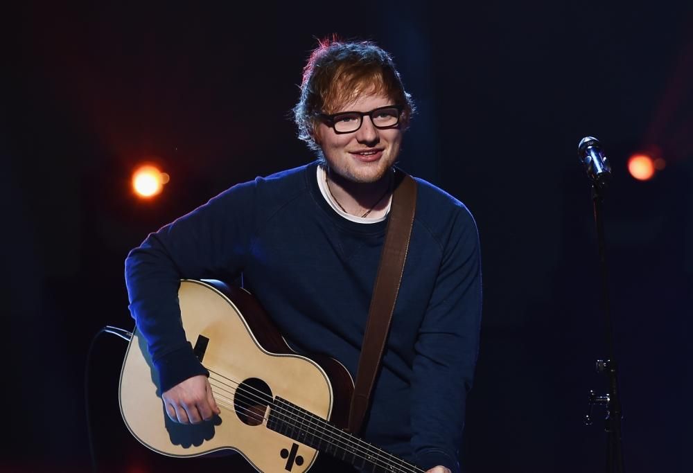 Ed Sheeran alla prese con il balletto di Friends