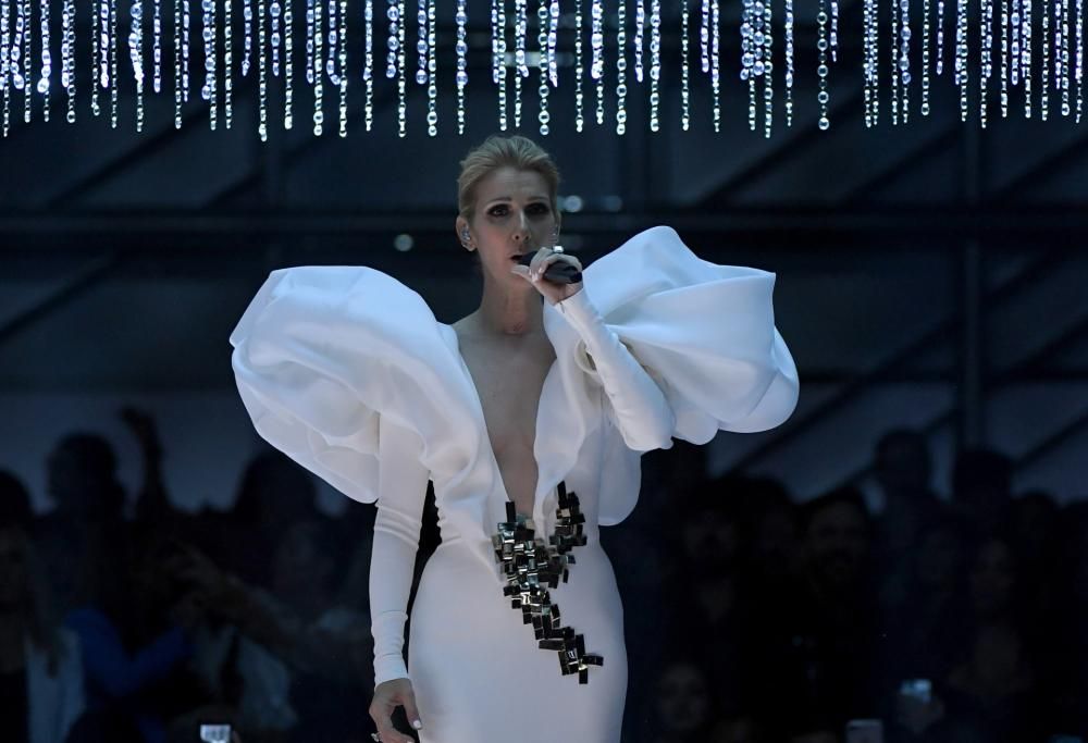 Celine Dion annulla gli show a Las Vegas