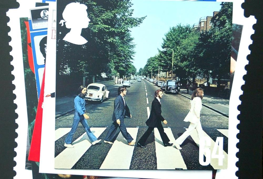 8 agosto 1969:  i Beatles scattano la celebre foto sulle strisce di Abbey Road