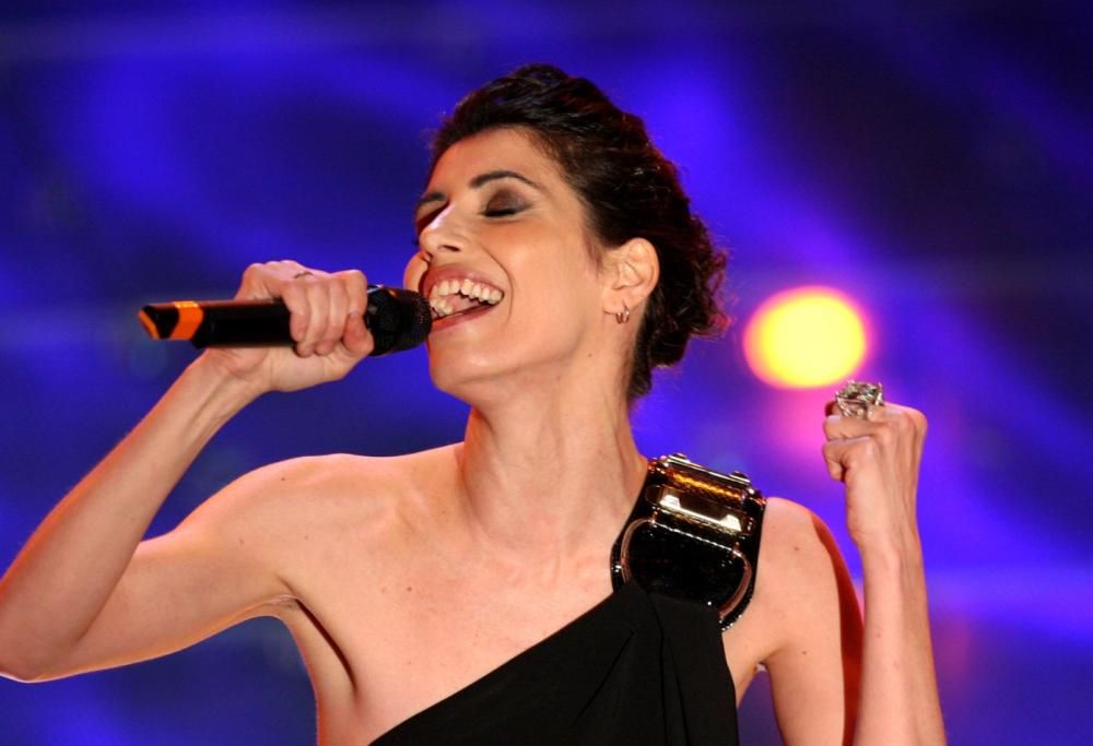 11 giugno 2002: in radio arriva Vivi davvero