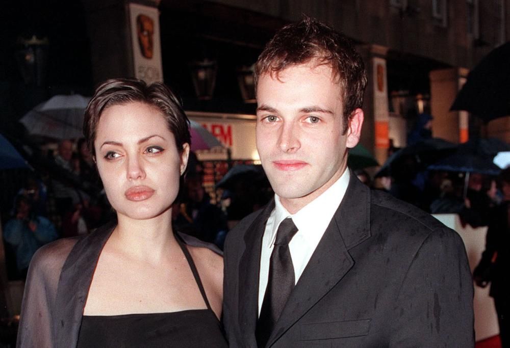 Angelina Jolie incontra in segreto il primo marito