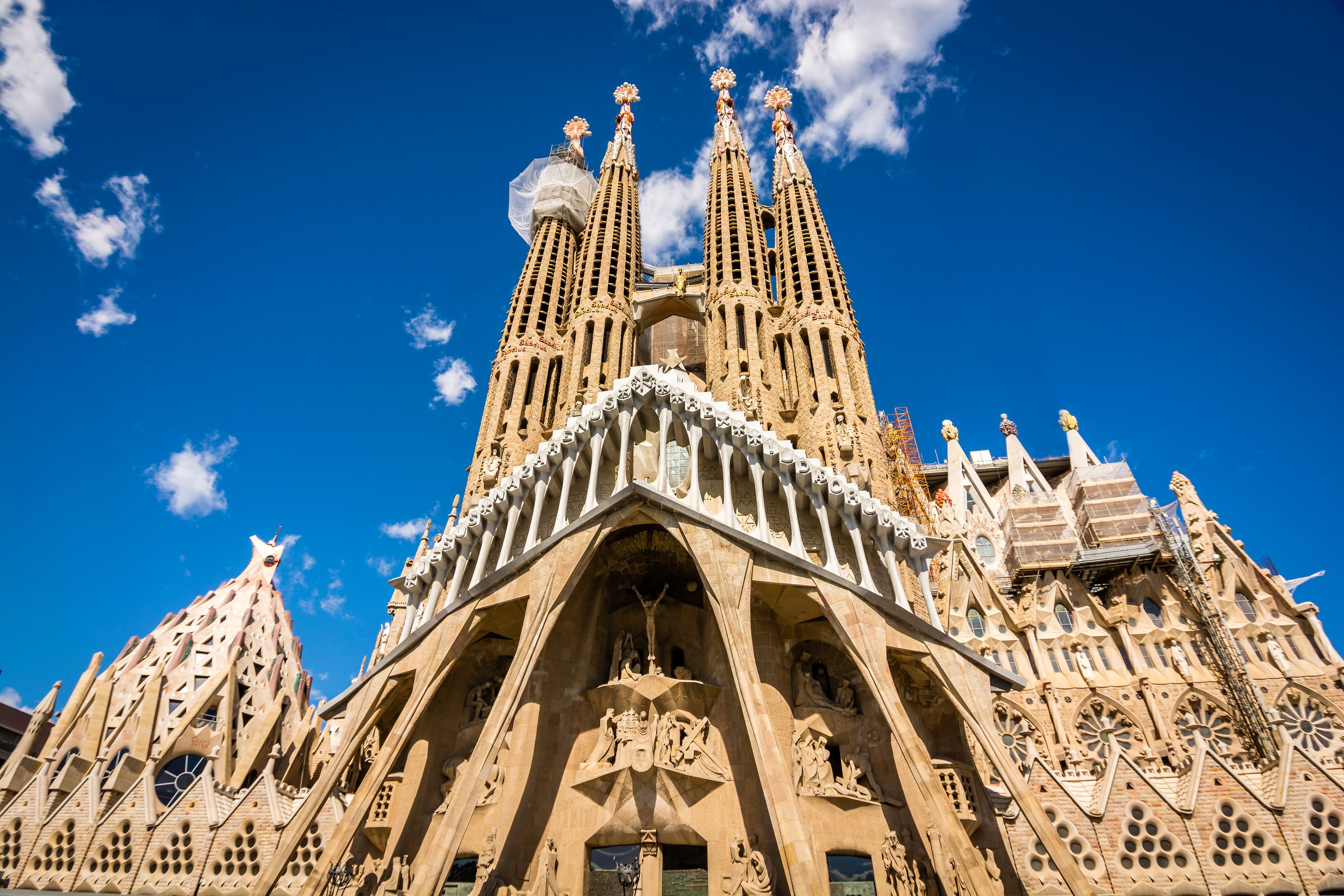 La Sagrada Familia è diventata la chiesa più alta del mondo,