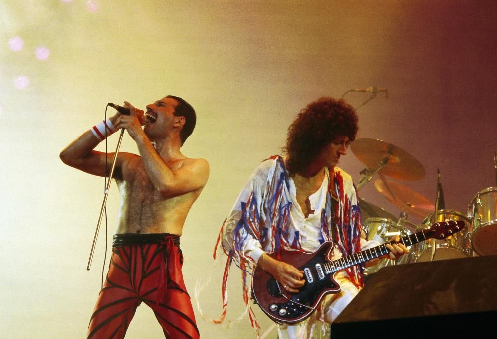 Freddie Mercury cantò la prima volta e venne a tutti da  ridere: l’incredibile confessione