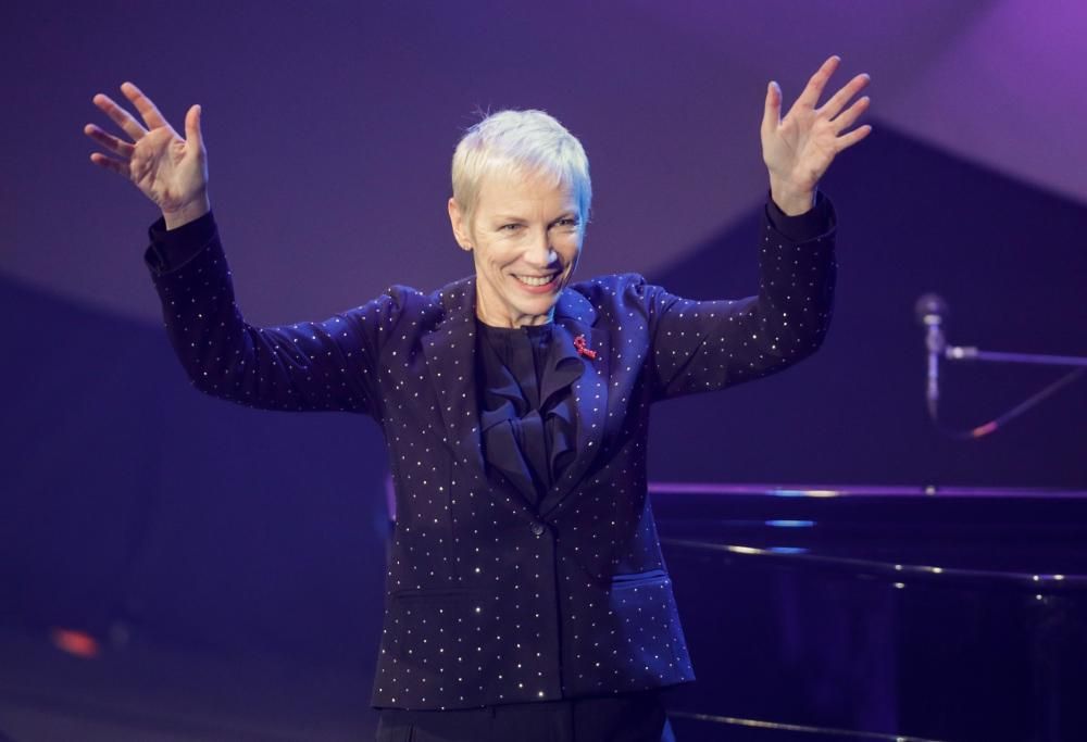 Annie Lennox e il suo irresistibile saluto alla primavera