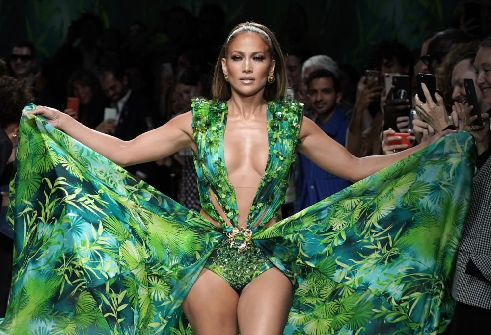 Jennifer Lopez ancora in jungle dress!