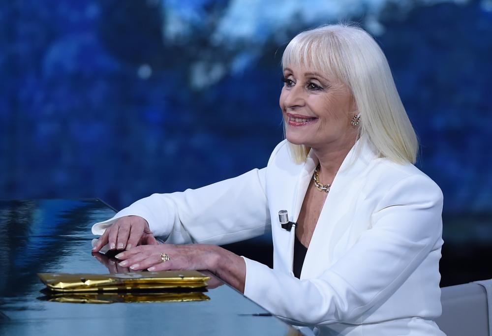 Raffaella Carrà addio: scompare la regina dello spettacolo italiano