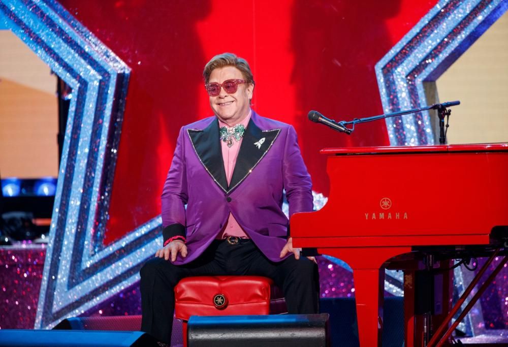 Elton John: terrore nei cieli