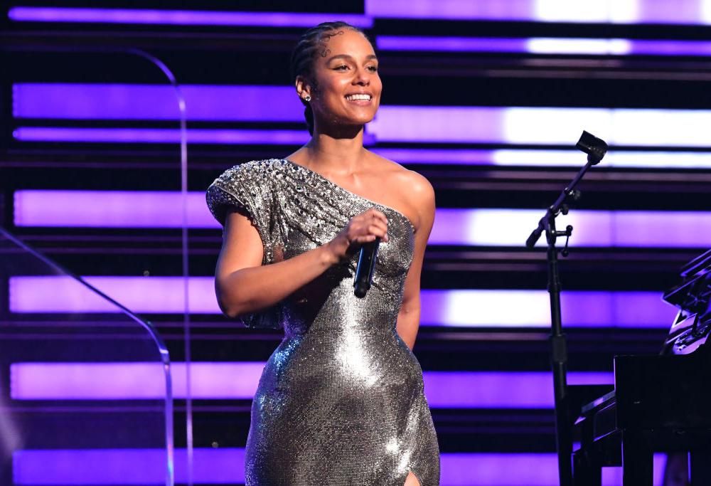 Alicia Keys, paladina del movimento #nomakeup, è pronta a lanciare la sua linea di bellezza