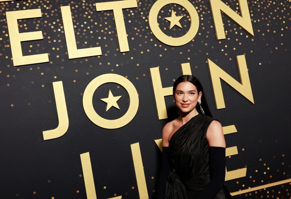 Elton John e Dua Lipa si scambiano ringraziamenti affettuosi