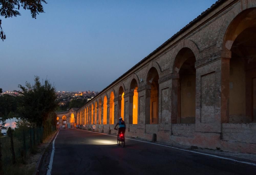 Cesare Cremonini, Paolo Fresu e Luca Carboni felici: i portici di Bologna sono patrimonio UNESCO!