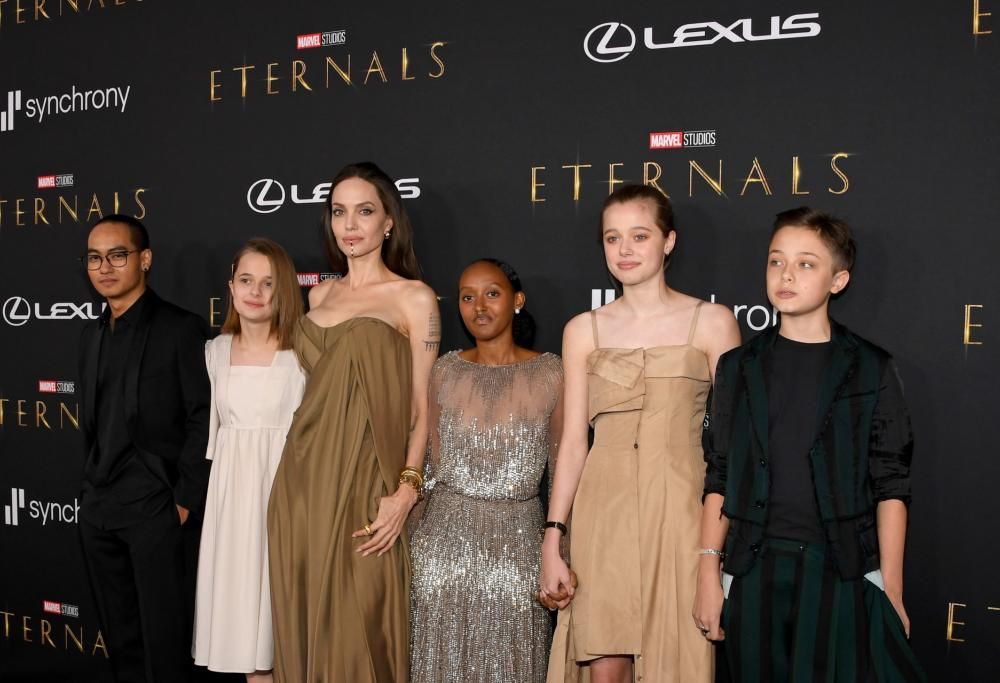 Angelina Jolie vieta a Brad Pitt di far conoscere i figli alla nuova compagna