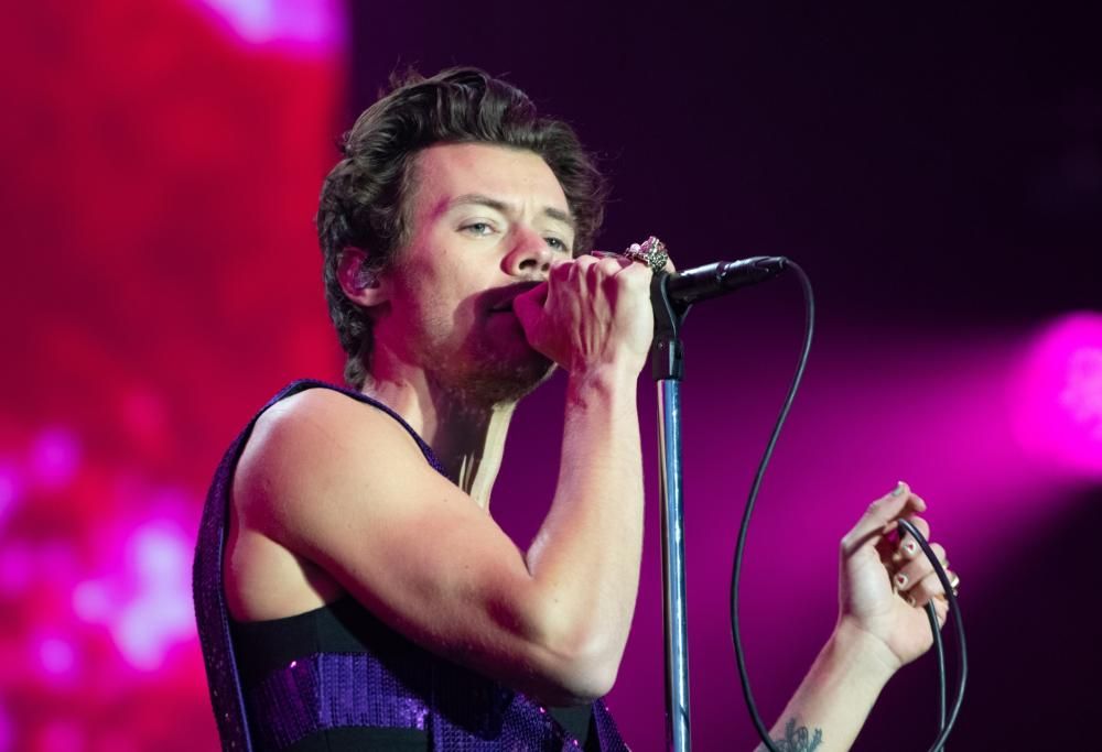 Harry Styles: il suo commovente omaggio a Olivia Newton-John