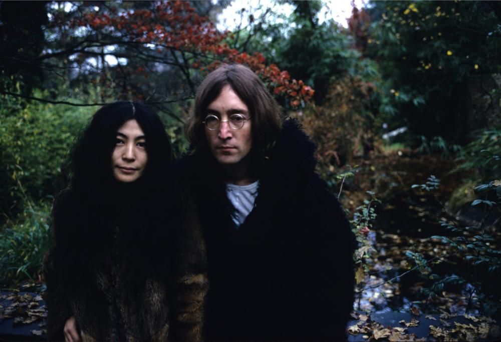 John Lennon: il suo assassino adesso si scusa con Yoko Ono