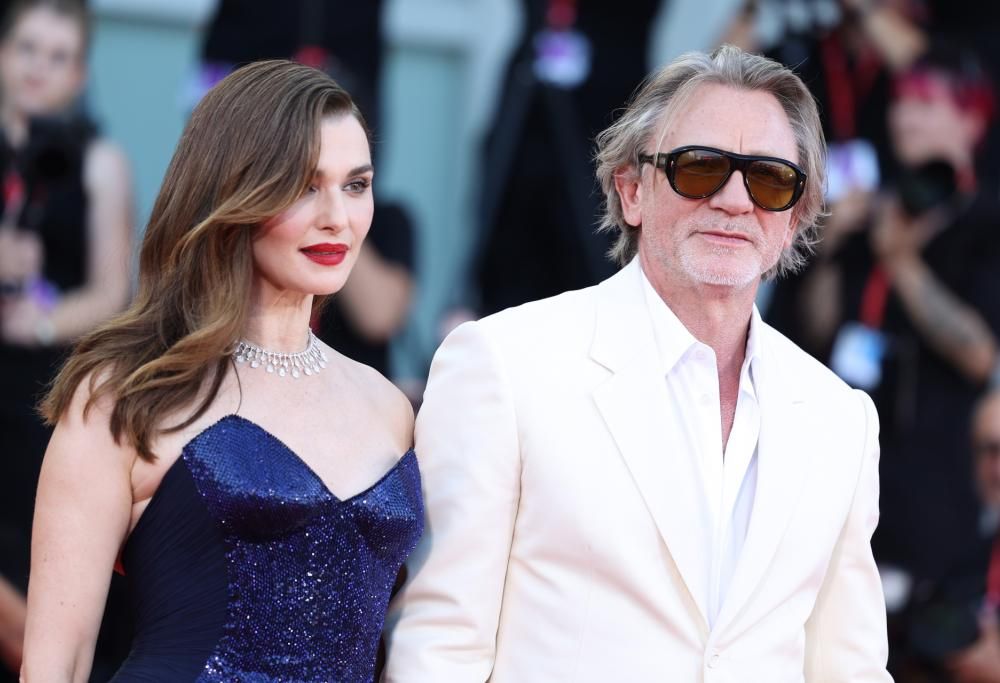Daniel Craig come non si era mai visto: le foto