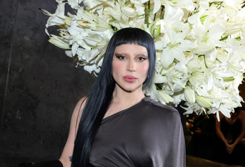 Lady Gaga: il suo album “Mayhem” conquista la vetta della classifica