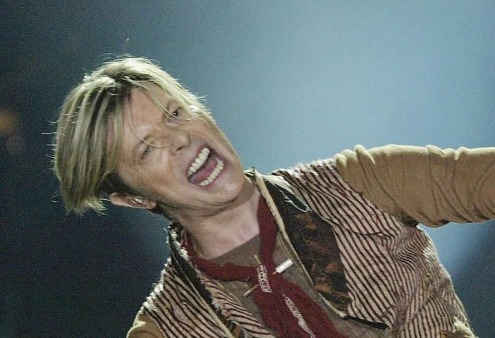 Quando la mamma di David Bowie disse al figlio di cantare un duetto di Natale con Bing Crosby