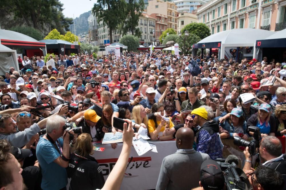 Hamilton_Fan_Zone_GP_Monaco_2019ACM-1685086952900JPG--