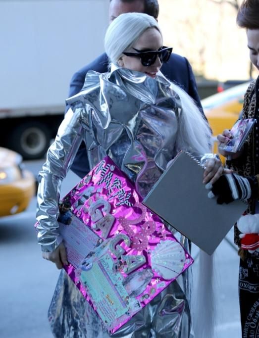 I-primi-regali-dei-fan-per-il-28esimo-di-Lady-Gagajpg--lady_gaga