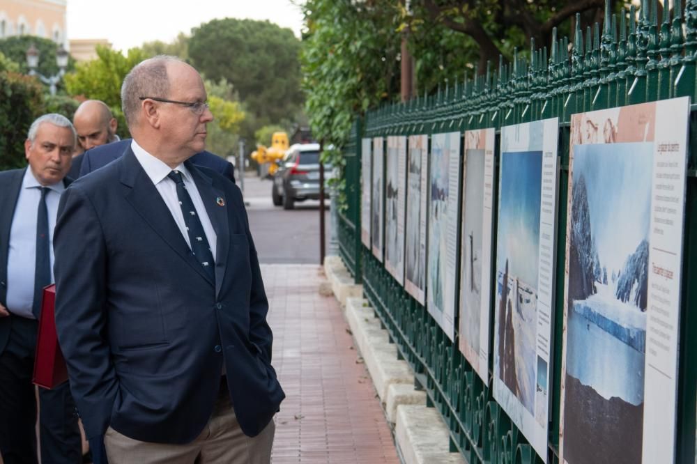 Il_Principe_Alberto_II_alla_mostra_fotografica_Axel_BASTELLO-010-9065-1654847813121jpg--