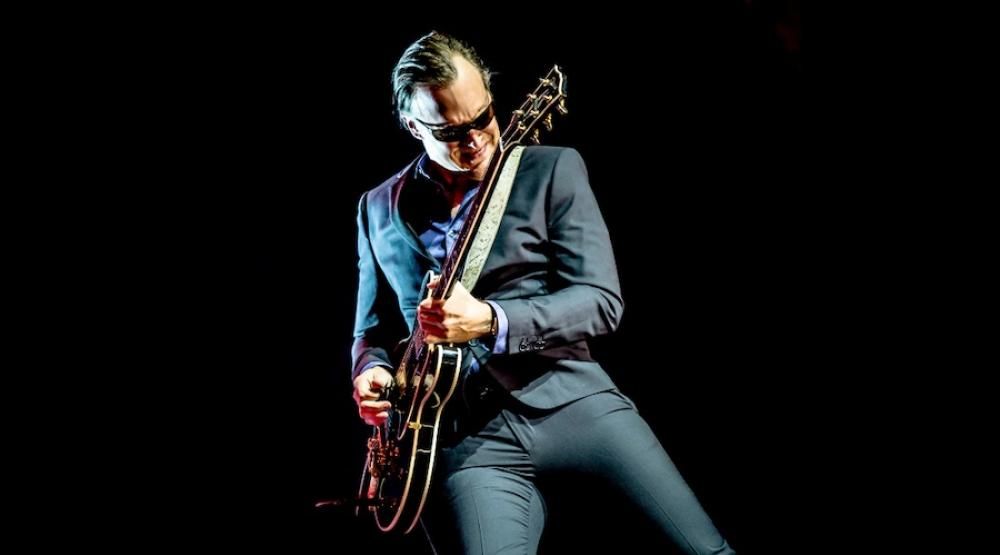 Joe-Bonamassa-1671617099439jpg--