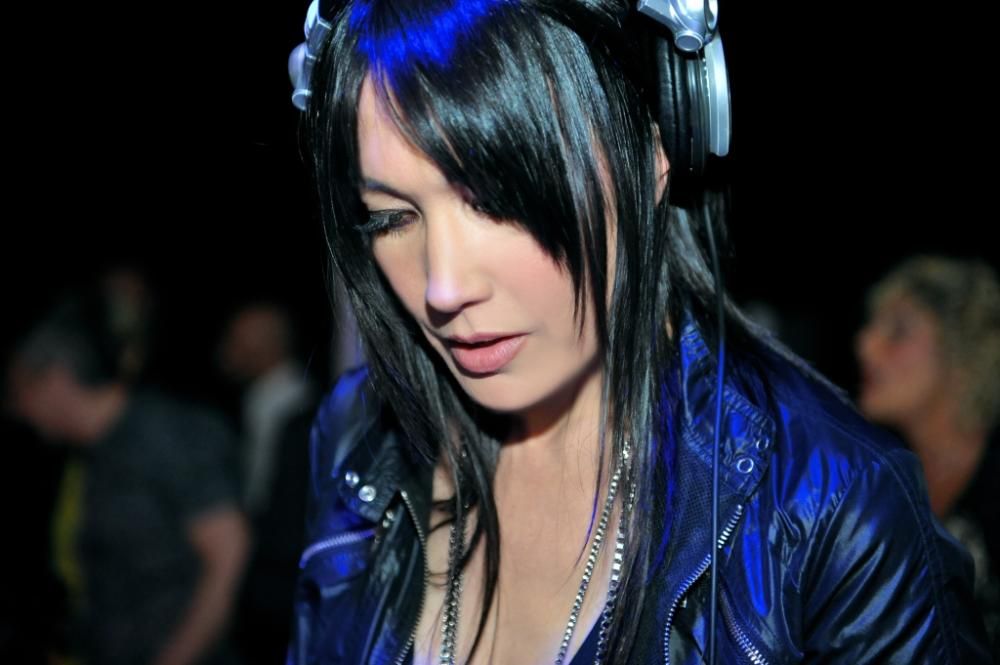 Kay-on-the-deck-copiajpg--kay_rush