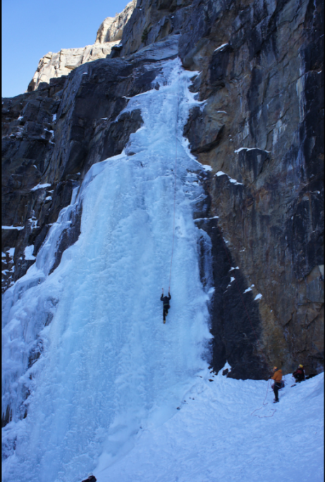 Kay-scala-una-cascata-di-ghiaccio-foto-2png--kay_scala_una_cascata_di_ghiaccio