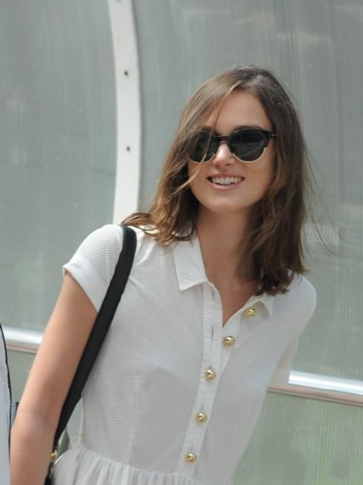 Keira-Knightleyjpg--keira_knightley_and_husband_james_righton_depart_venice_airport