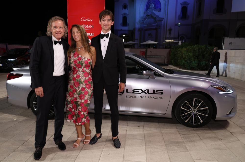 Lexus_Venezia_Bill_Pohlad__Michelle_Pohlad_e_Oliver_Pohlad_709-1662623847871JPG--bill_pohlad__michelle_pohlad_e_oliver_pohlad
