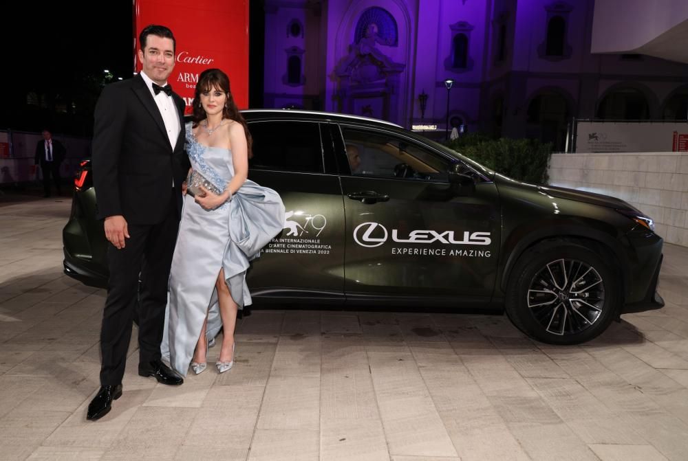 Lexus_Venezia_Jonathan_Scott_e_Zooey_Deschanel_709-1662623853034JPG--jonathan_scott_e_zooey_deschanel