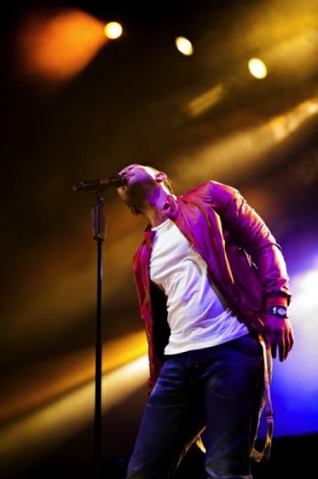 MAT9697jpg--john_legend