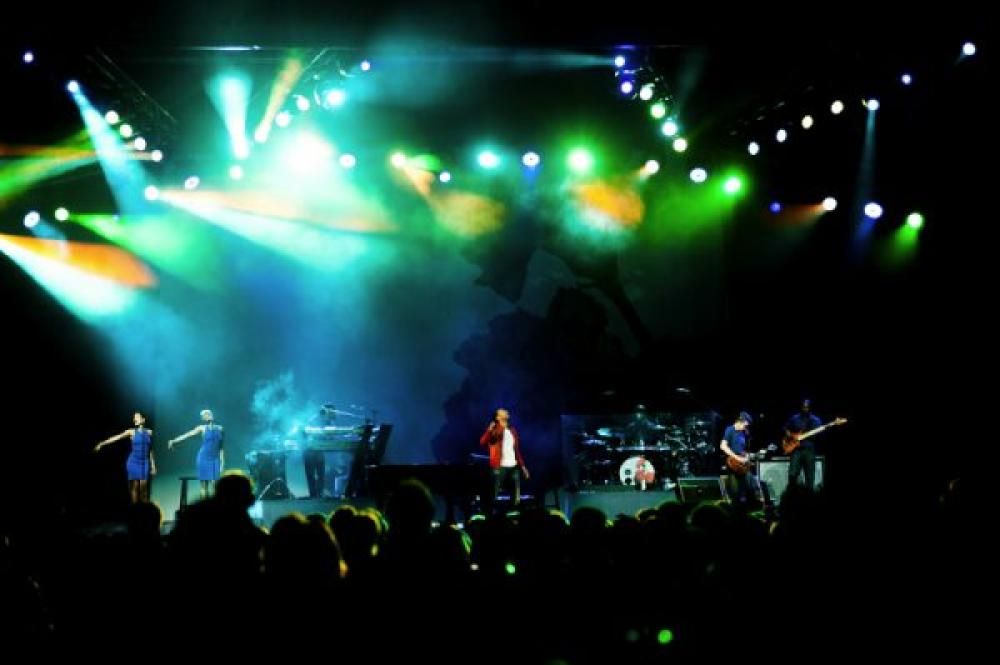 MAT9739jpg--john_legend
