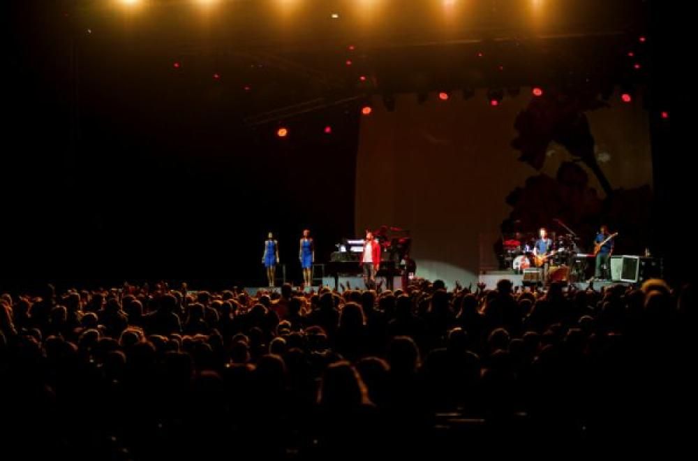 MAT9759jpg--john_legend