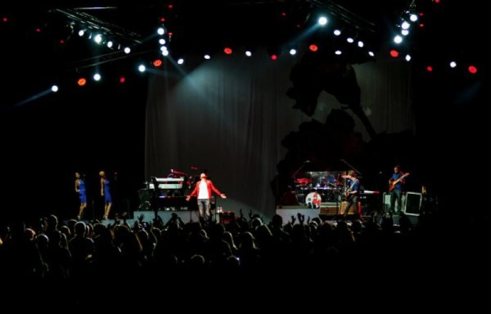 MAT9762jpg--john_legend