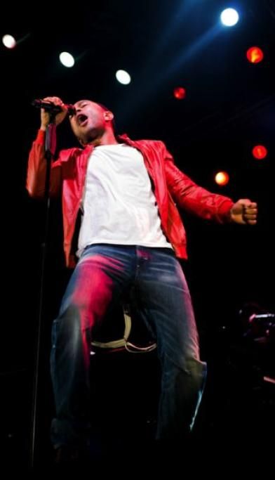 MAT2128jpg--john_legend