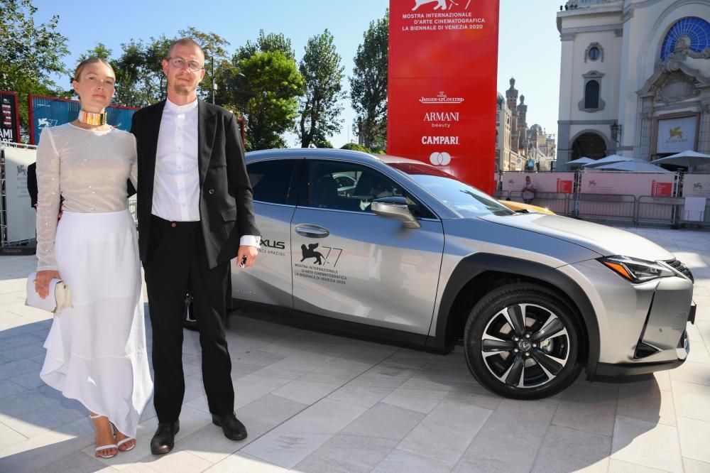 Mia_Van_Veen_Loeb__David_Loeb_2-1599400184162JPG--mia_van_veen_loeb_e_david_loeb