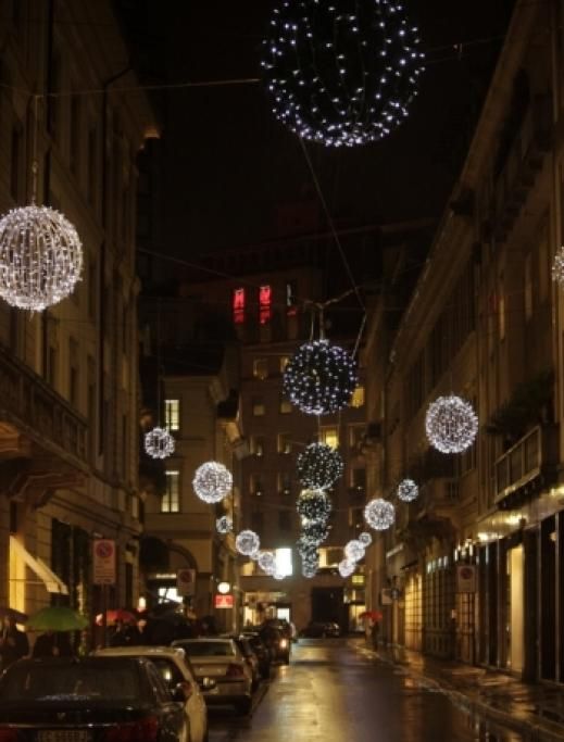 MonteNapo_5jpg--luminarie_in_via_montenapoleone