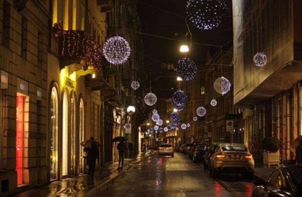MonteNapo_Luminarie_2jpg--luminarie_in_via_montenapoleone