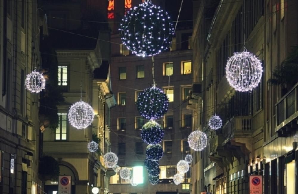 MonteNapo_luminarie_4jpg--luminarie_in_via_montenapoleone