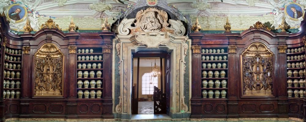 Napoli_Incurabili_4_-_farmacia_lato_intero-1695891270886jpg--