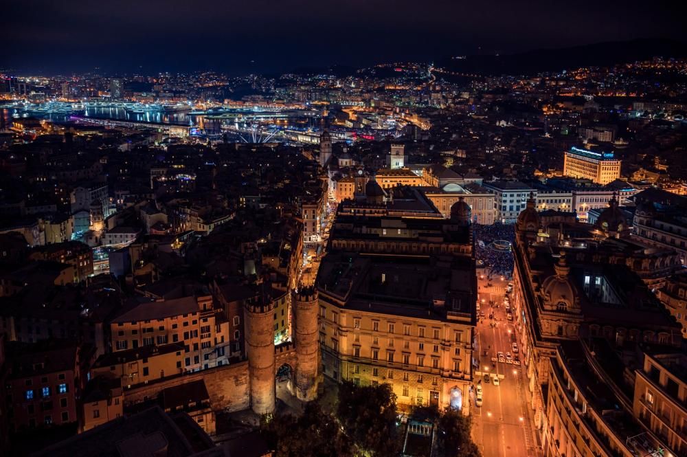Panorama_Genova_notturna-1699266725672jpg--