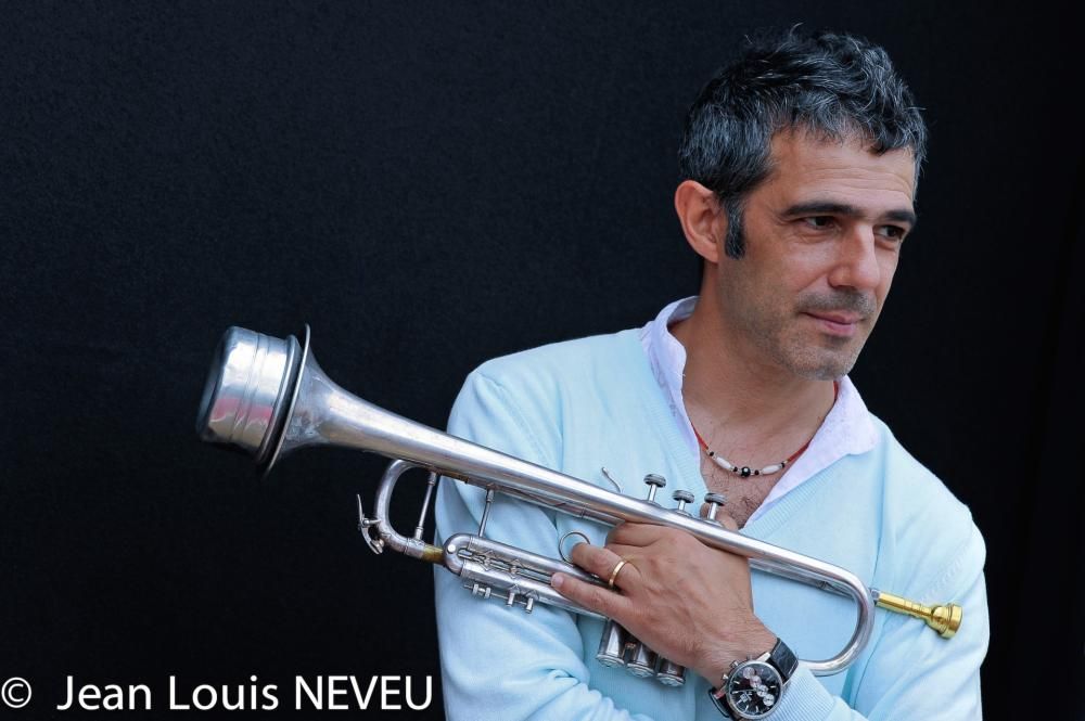Paolo_Fresu_2011__foto_Jean-Louis_Neveu_04-1601981037222jpg--