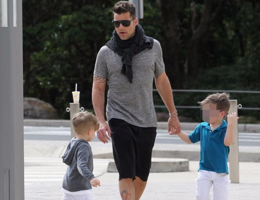 Papa-Ricky-Martin-con-i-suoi-piccoli-Matteo-e-Valentinojpg--_
