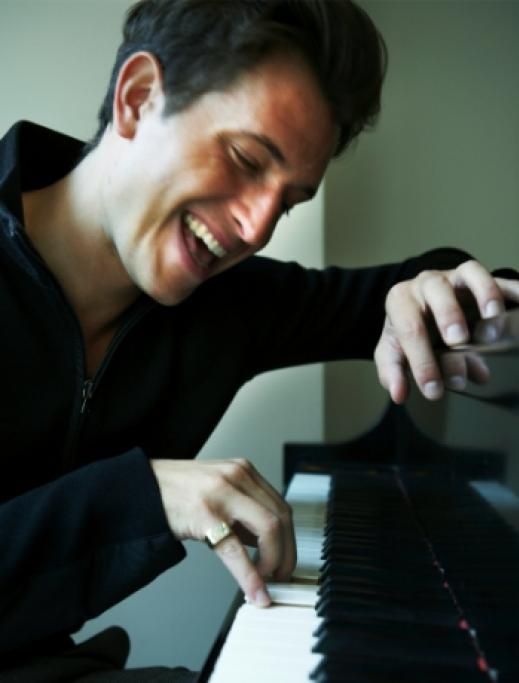 Peter_Cincotti_6_credit_Jesper_Justesenjpg--peter_cincotti