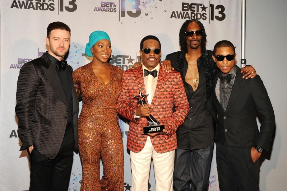 Pharrell-con-i-suoi-illustri-amici-e-clienti-Justin-Timberlake-India-Arie-Charlie-Wilson-Snoop-Doggjpg--pharrell_williams