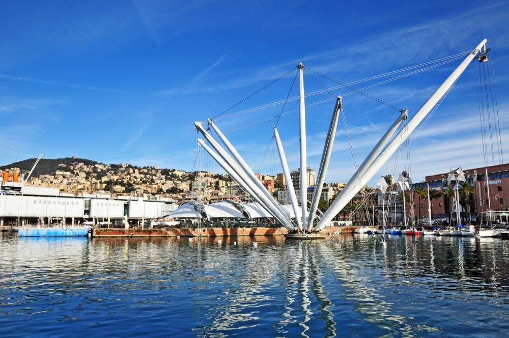 Porto_Antico_dal_mare_ph_Lamio_stockadobecomit-1699266736808jpeg--